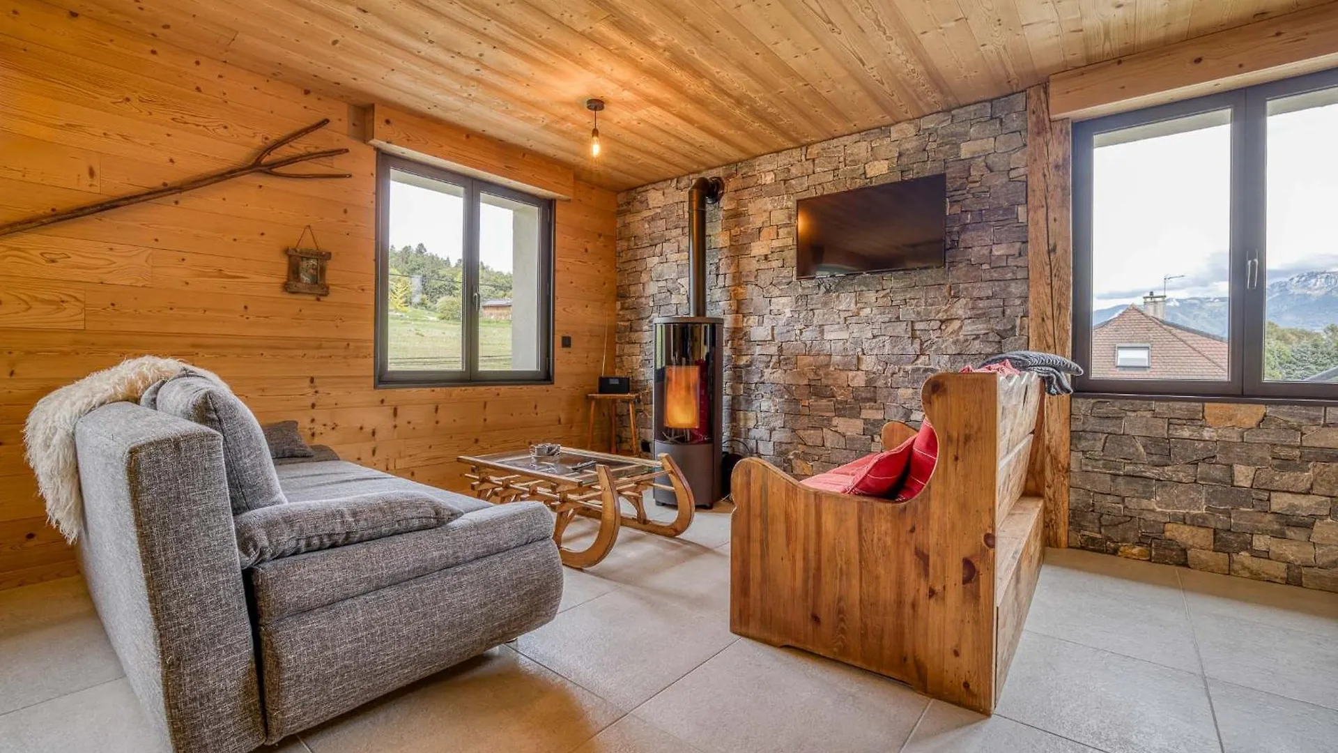 Apartament L'Ecureuil, Chez Le Charpentier D'Antan, La Chaleur Du Bois, Le Calme De La Campagne Epagny Metz-Tessy 0*,  Francja